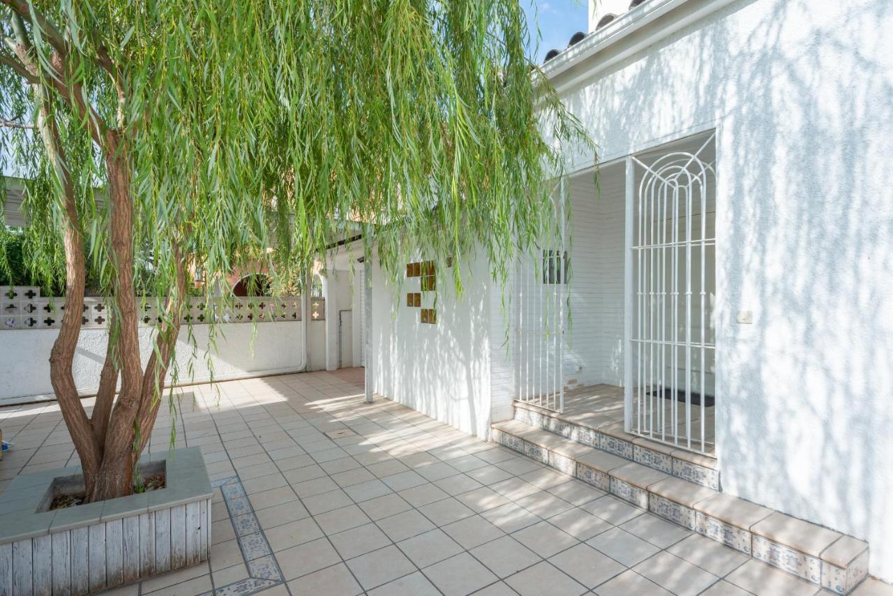 Requesens On Canal Holiday home *